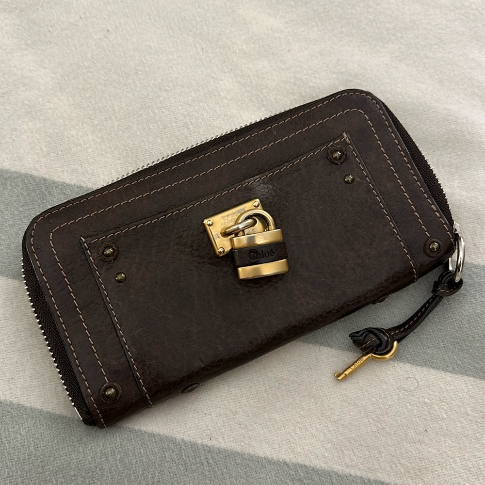 CHLOE Zippy Paddington Wallet